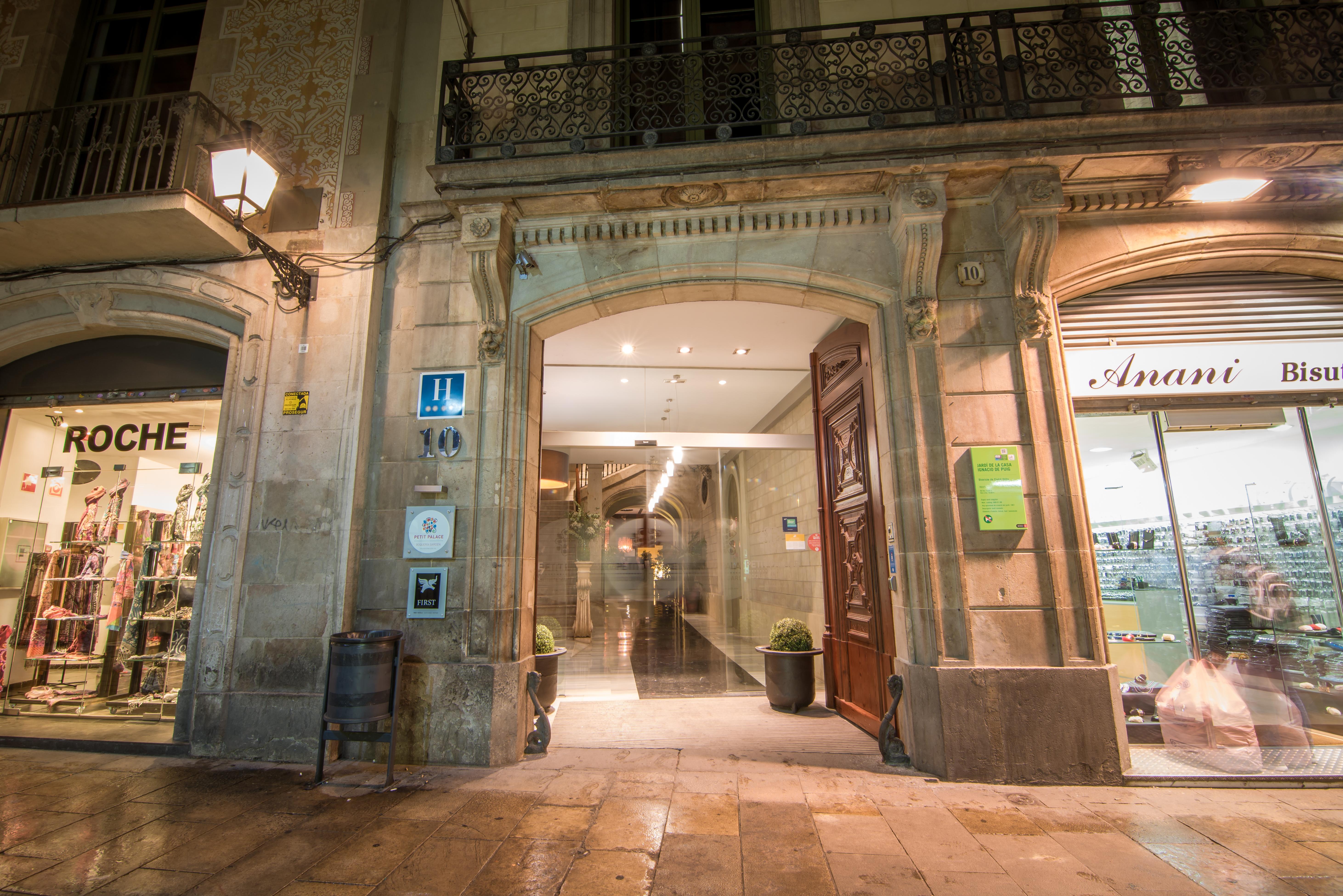 Petit Palace Boqueria Garden Hotel Barcelona Exterior photo